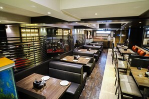 Dining - Hotel Royal Classic (Thane)