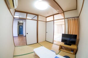 Family Room | Room amenity - Sakimoto Residence Namba Minami III (Osaka)