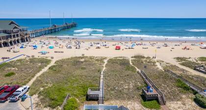 Busy Being Fabulous:Oceanfront, private pool, hot tub, rec & theater room, elevator