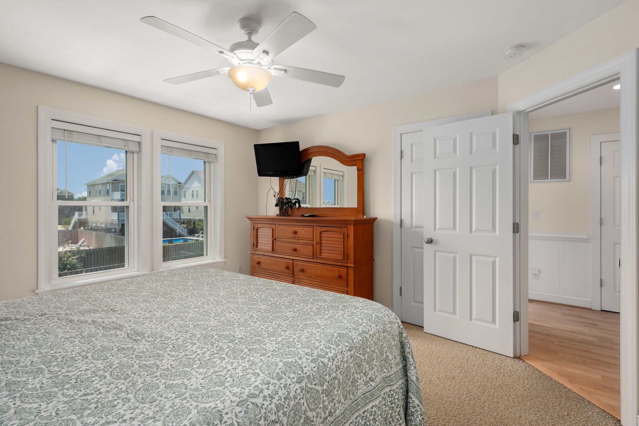 NH186: Sun on My Beach | ML Bedroom 2 - King, Private Bath
