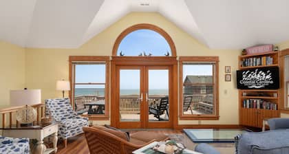 Sea Rest: Oceanfront, private walkway to beach, hot tub, YMCA access.