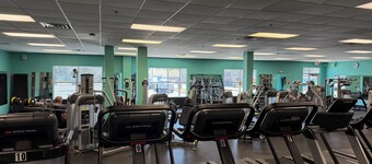 Sea Rest: Oceanfront, private walkway to beach, hot tub, YMCA access.