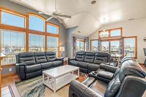 TV, fireplace, DVD player