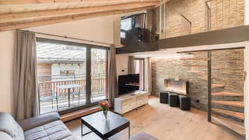 Two-Bedroom Attic Apartment with Matterhorn View | 2 bedrooms, desk, laptop workspace, soundproofing