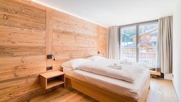 Two-Bedroom Attic Apartment with Matterhorn View | 2 bedrooms, desk, laptop workspace, soundproofing