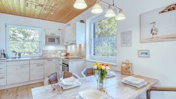 KĂŒhlschrank, Mikrowelle, Ofen, GeschirrspĂŒler