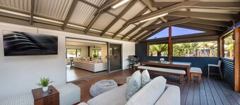 Waterfall Gully Retreat with Gas heated Pool