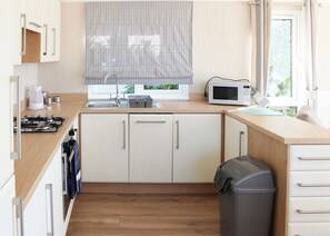 Kühlschrank, Ofen, Herdplatte, Toaster