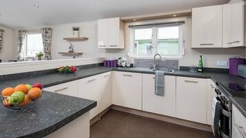 冰箱、烤箱、炉灶、烤面包机