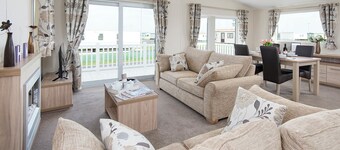 2 bedroom accommodation in Cresswell beach