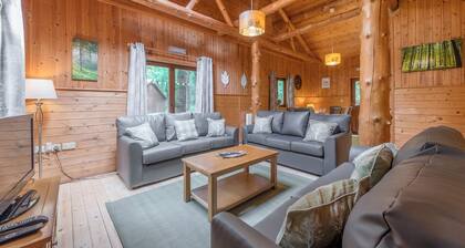 4 bedroom accommodation in Ellesmere