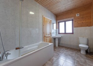 Bathroom - 1 bedroom accommodation in Ellesmere (Ellesmere)