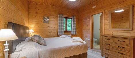 4 bedrooms, free WiFi