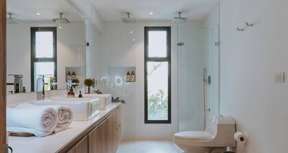 Stylish! 1,162ft Apt. 24/7 Front Desk - Alori 303