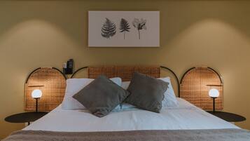 3 bedrooms, in-room safe, desk, iron/ironing board