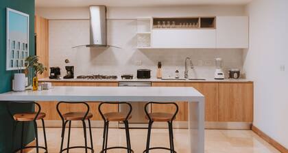 Stylish! 1,162ft Apt. 24/7 Front Desk - Alori 303