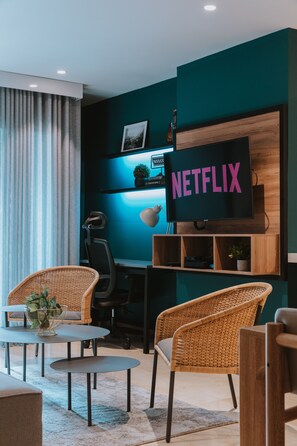 Interior - Amazing!TOP FLOOR!1,162ft Apt. 24/7 Front Desk-503 (Medellín)