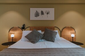 2 Schlafzimmer, Schreibtisch, Bügeleisen/Bügelbrett, Reisekinderbett