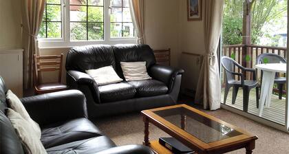 2 bedroom accommodation in Wroxham, Norfolk Broads