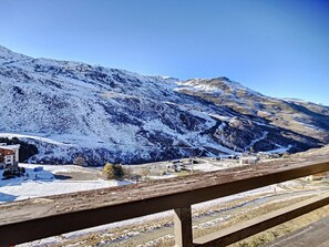 Property grounds - Bright 4-person apartment, ski-in/ski-out, Alpine Loft style (Les Menuires)