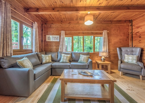 Woodland Hawthorn Lodge