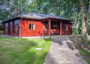 Exterior - Woodland Hawthorn Lodge (Ellesmere)