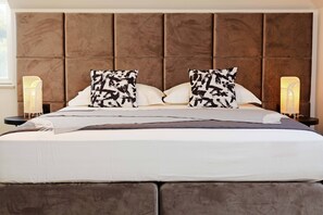 Free WiFi, bed sheets - Beachfront villa Senses for 12 in Milna (Milna)