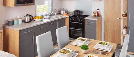 Geladeira, fogão, cooktop, torradeira