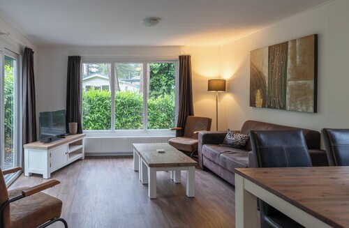 Chalet mit 2 Schlafzimmern und Terrasse