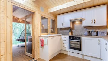 Fridge, oven, stovetop, toaster