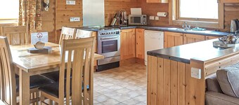 2 bedroom accommodation in Llandeilo, Nr Carmarthen