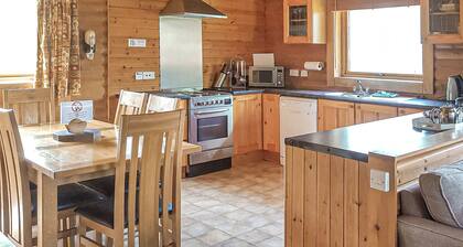 2 bedroom accommodation in Llandeilo, Nr Carmarthen