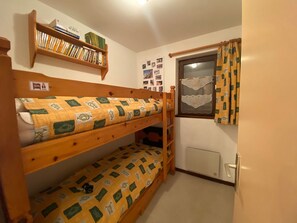 2 bedrooms