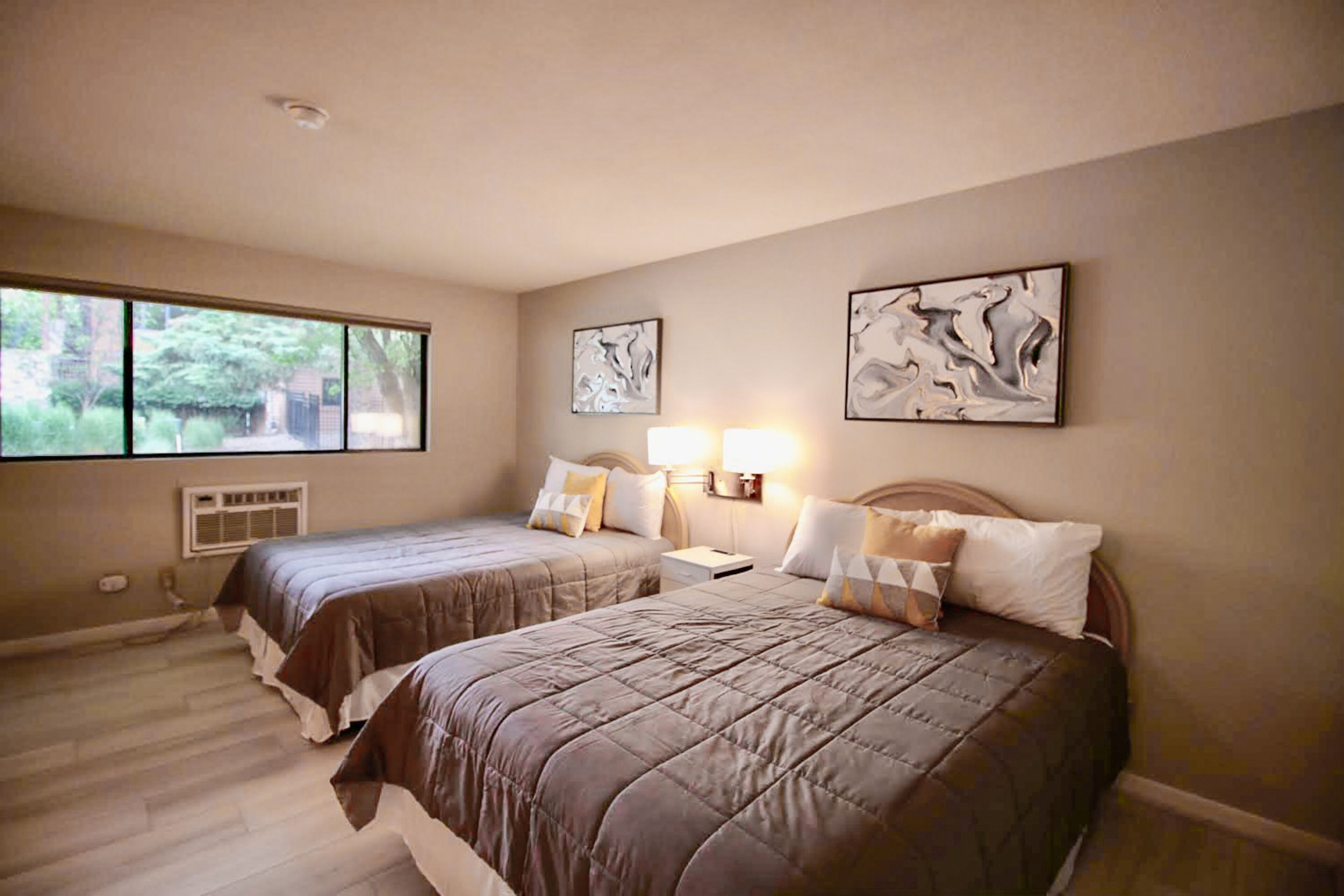 1 chambre, fer et planche à repasser, accès Internet, draps fournis