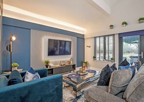 Living area - 2 bedroom accommodation in South Duffield, Nr York (South Duffield, Nr York)