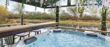 Baignoire à remous extérieure