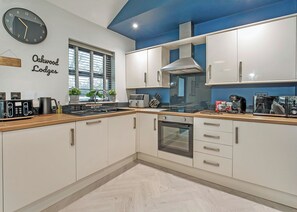 Fridge, oven, stovetop, dishwasher - 2 bedroom accommodation in South Duffield, Nr York (South Duffield, Nr York)