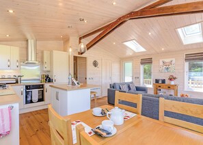 Unclassified image, 4 of 18, button - Luxurious and contemporary lodge with stunning countryside views. (Ashover)