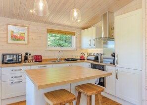 Unclassified image, 5 of 18, button - Luxurious and contemporary lodge with stunning countryside views. (Ashover)