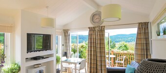 Lodge with one king-size double with TV.