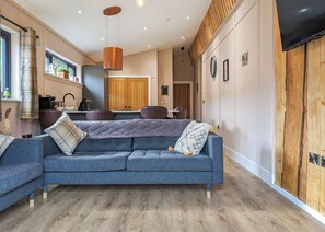 TV - A beautiful bespoke lodge perfect for a family escape with pets. (Gledrid, Chirk)
