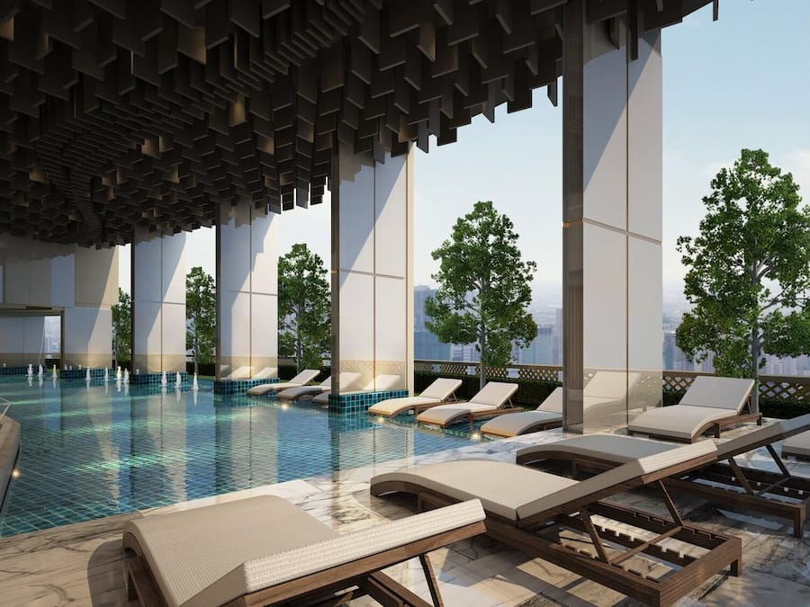 Una piscina cubierta