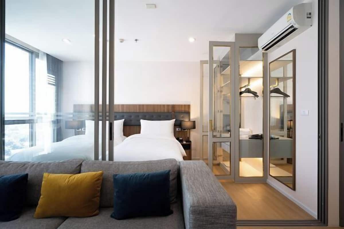 Premium bedding, desk, soundproofing, iron/ironing board