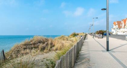 Sea-View Apartment with 2 Balconies & Terrace