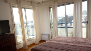 3 bedrooms, WiFi (free)