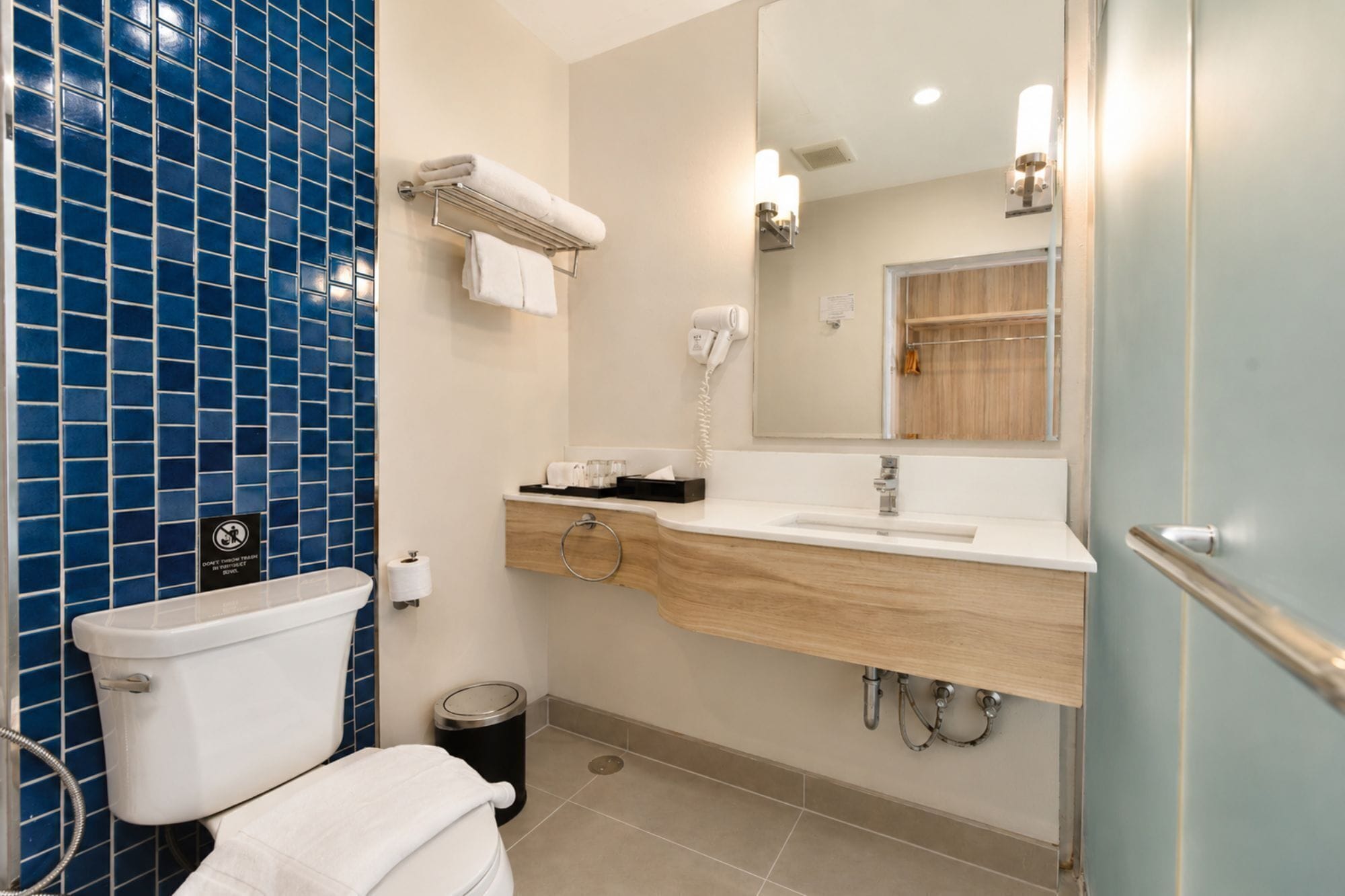 Superior Double or Twin Room, Garden View | Bathroom | Shower, eco-friendly toiletries, hair dryer, bidet