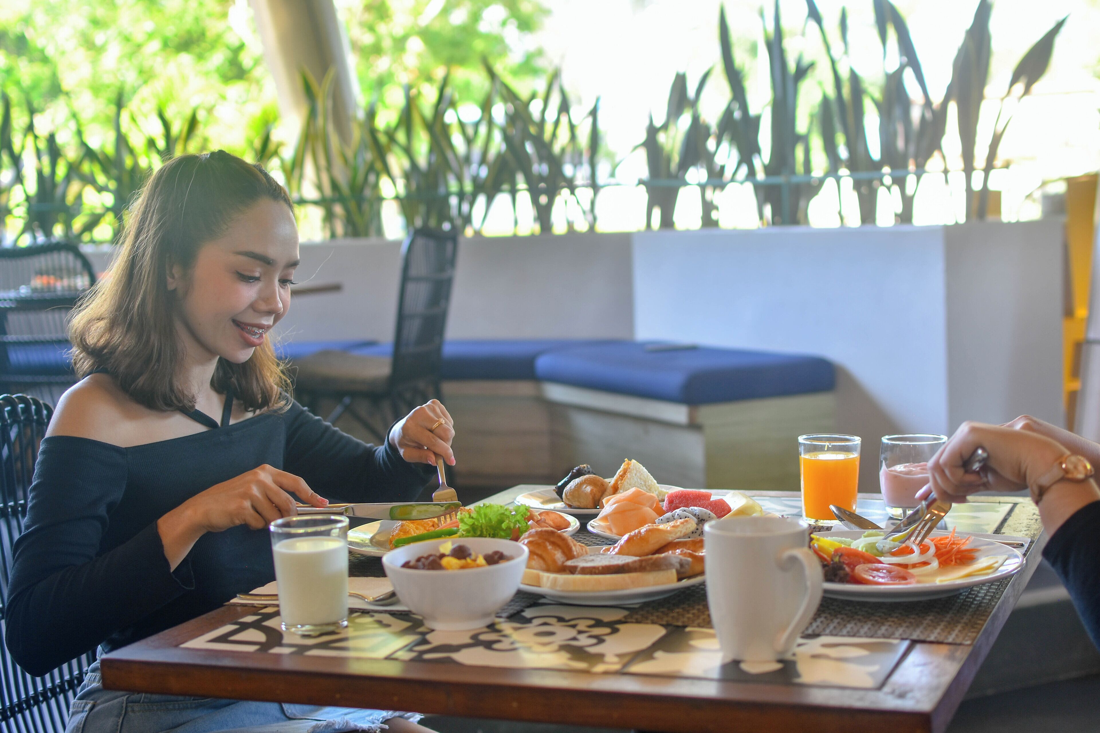 Café da manhã com buffet todos os dias mediante uma taxa