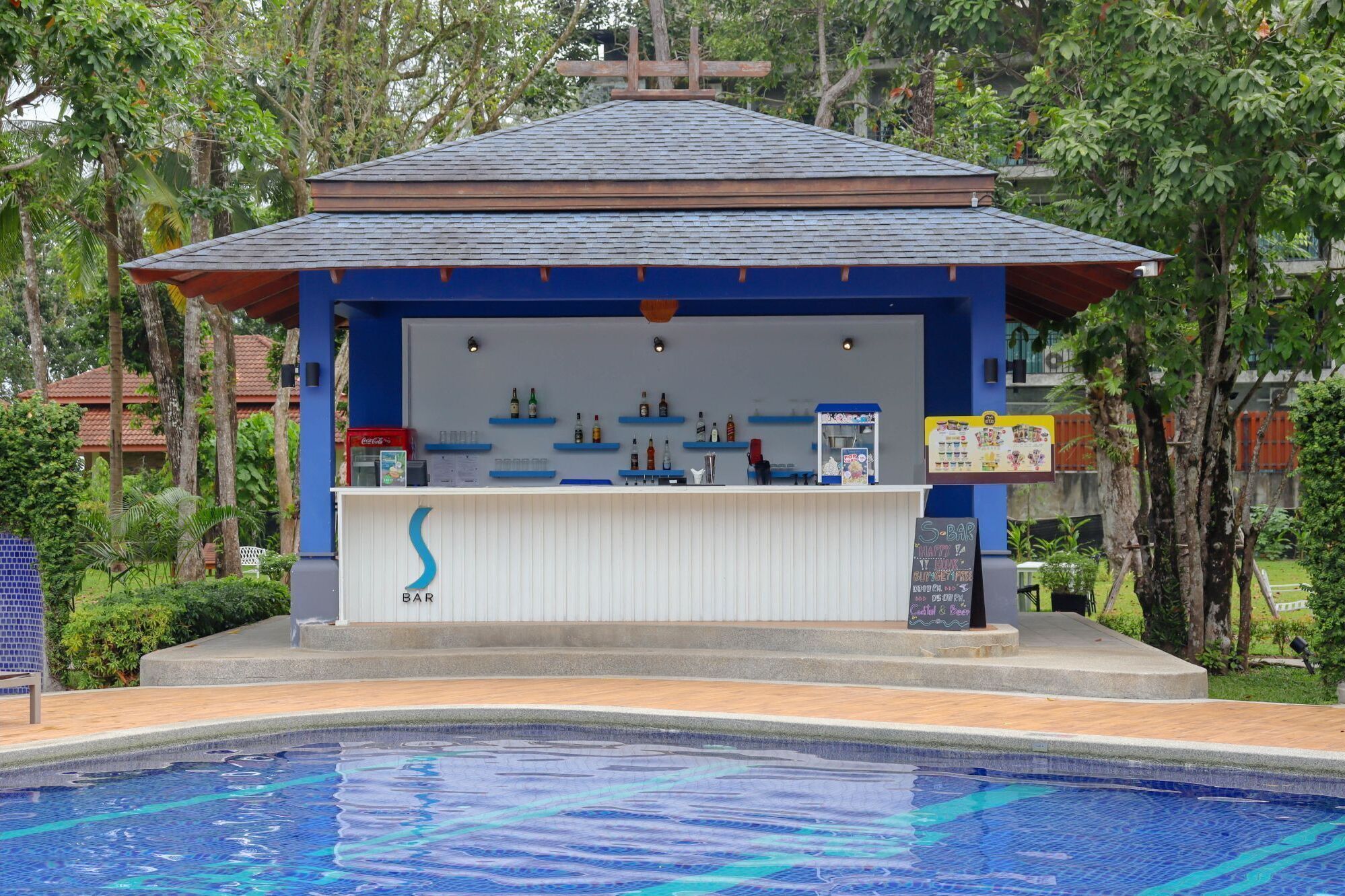 Poolside bar