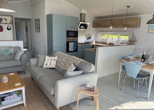 2 bedroom accommodation in Llanon