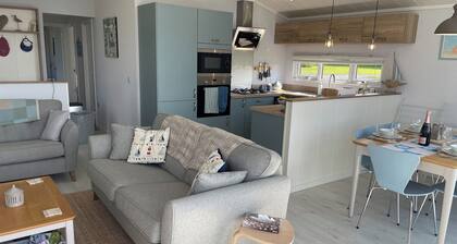 2 bedroom accommodation in Llanon